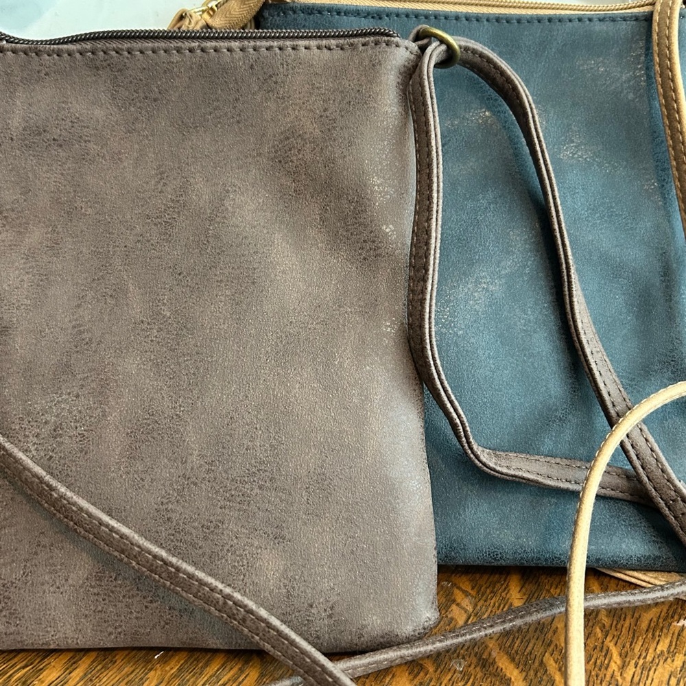 ***Valerie Stevens Crossbody Bags 1 black, 1 brown Great as gifts!π - Picture 4 of 6